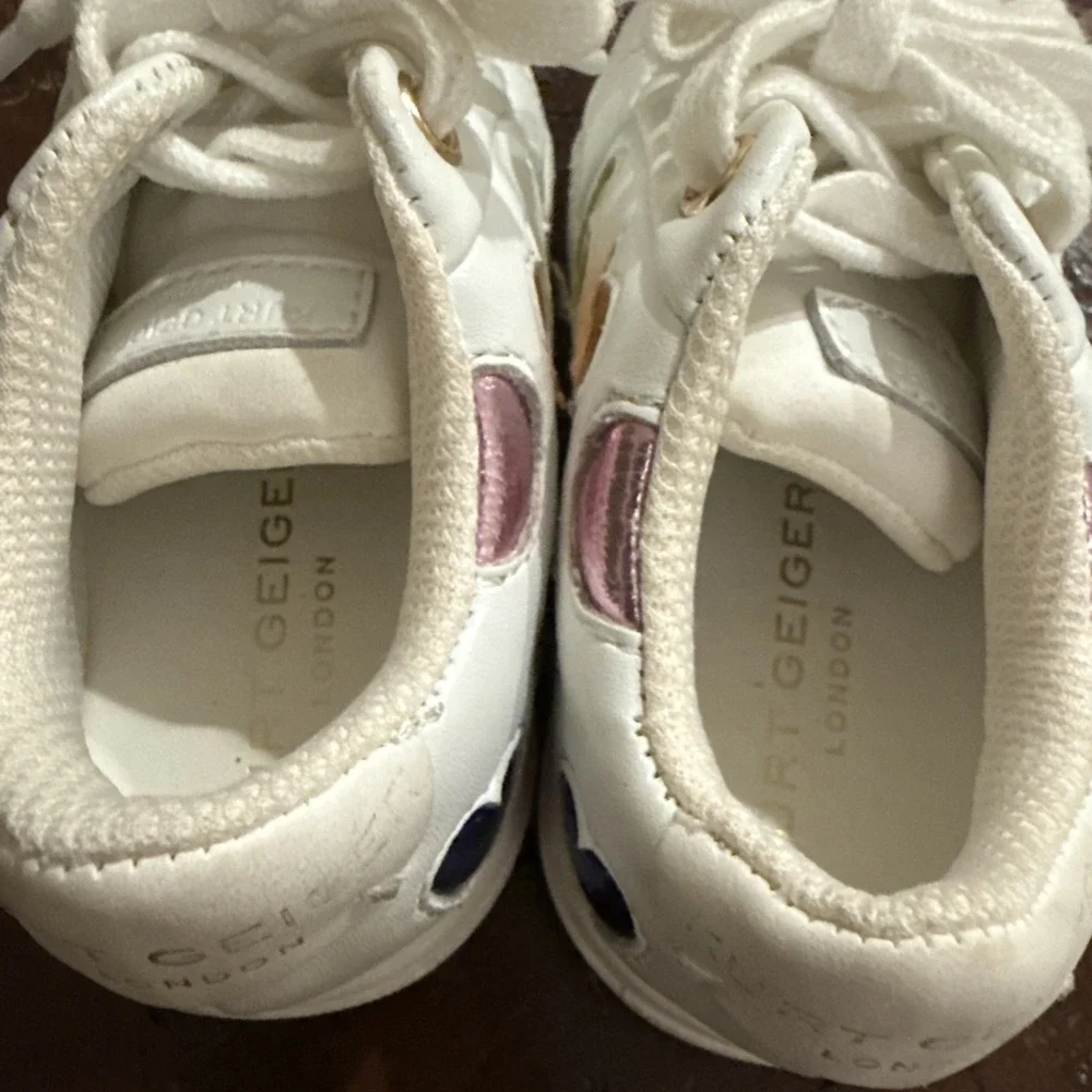 Kurt Geiger Mini Lane Love White Leather Hearts Girls School Shoes Sz 6
